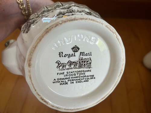 Myott Royal Mail Staffordshire Coffee Pot With Two Cups And Saucers - Picture 7 of 14
