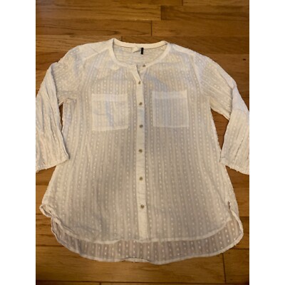 Akemi + Kin Anthropologie women white dotted textured 3/4 sleeve button blouse S