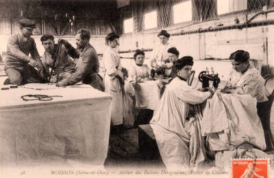 Featuring A Photograph Of Workers In A Dirigible In Old Photo
