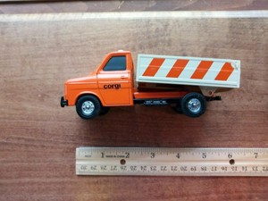 vans checkerboard slides red