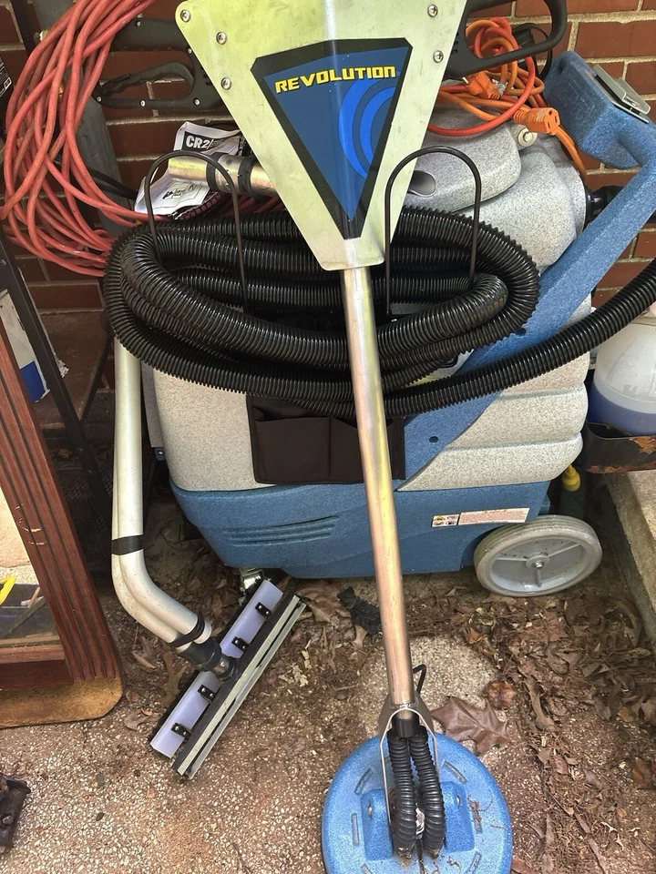 edic Touch 17 Gallon Bathroom Cleaner With Carpet Extractor Attachment. - Image 4 of 4