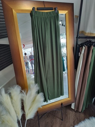 wide leg pants with pocket Elastic Waist Total :25”., Insean 31” Approx. - Picture 3 of 3