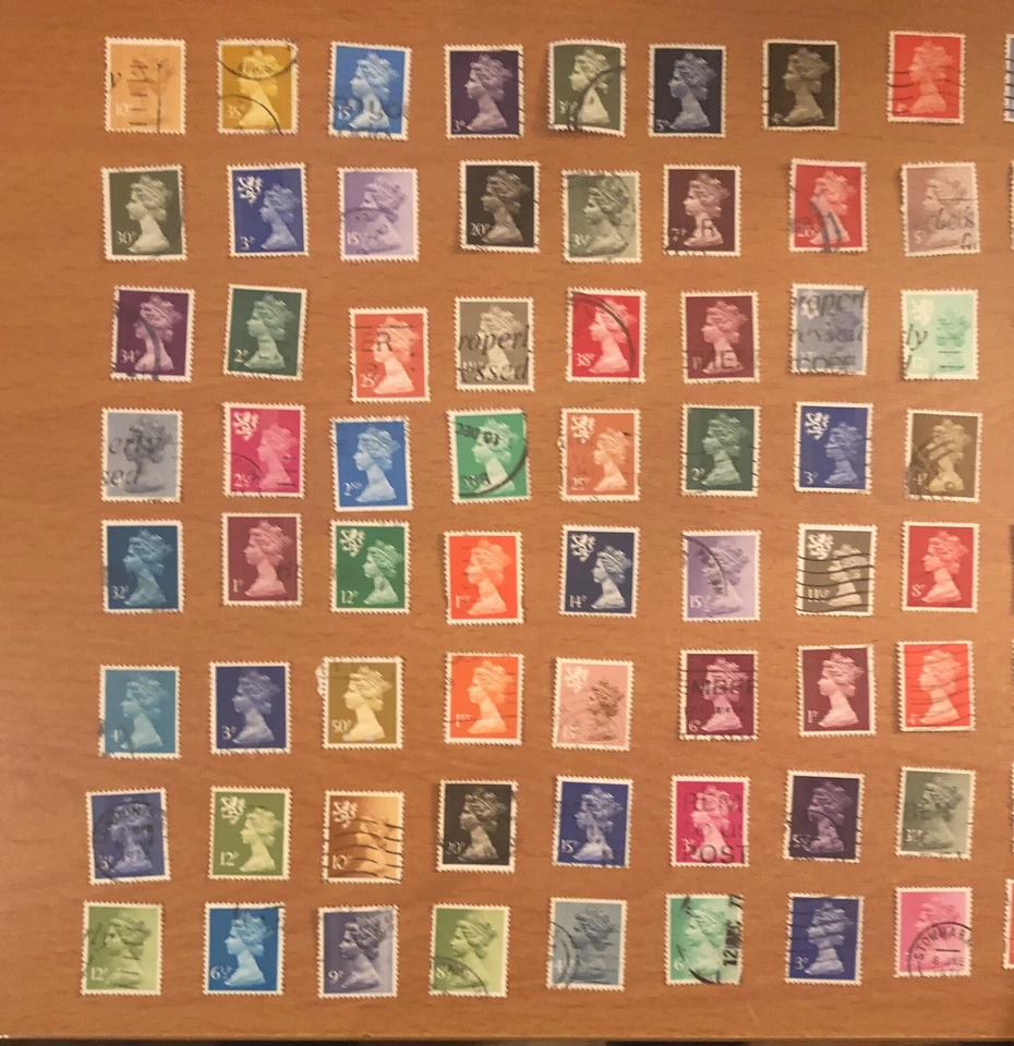 Stamps Great Britain Lot of 100 Queen Elizabeth Machins, see details. - Image 2 of 3