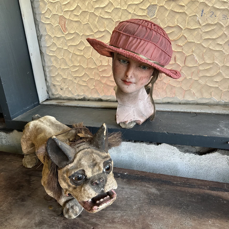 Antique 1920s Pink Silk Chiffon Ruched Gold Lamé Headpiece Cloche Hat Vintage - Image 2 of 4