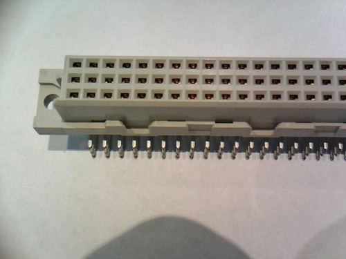 Tyco V42254B2100C960 3x32pin ( 96pin body ) female DIN connector PCB Lot-242pcs - 第 1/1 張圖片