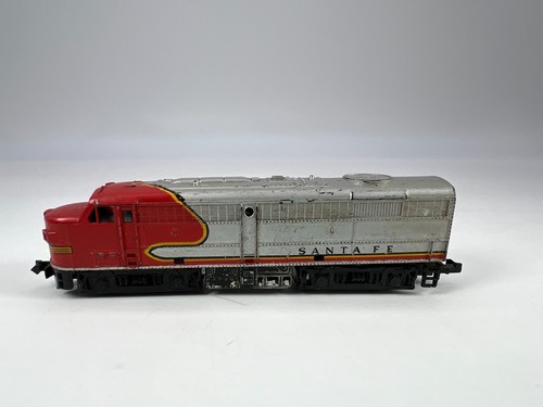 N Scale Santa Fe Diesel Locomotive Tested/Read Description Good Condition - Picture 3 of 6