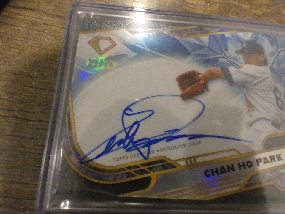 Tarjeta autógrafa cromada Chan Ho Park Topps 2025 Diamond Icons/15 L.A. Dodgers Foto 4 de 4