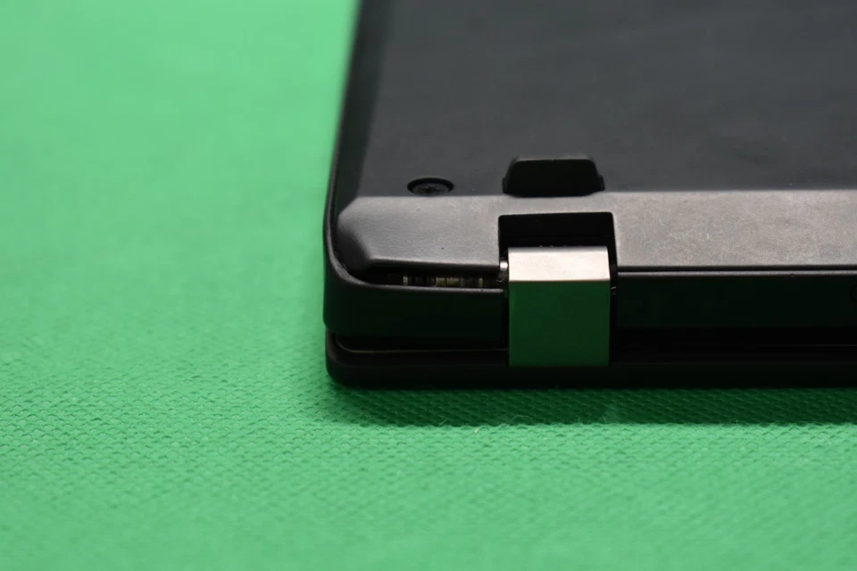 Lenovo ThinkPad T14s Gen 4 14 inch - AMD Ryzen 5 PRO 7540U, 3.2GHz, 16GB, 256GB - image 4 of 4