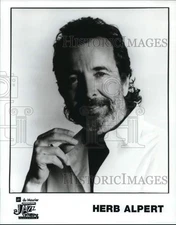 1997 Press Photo American jazz musician Herb Alpert - pip15091