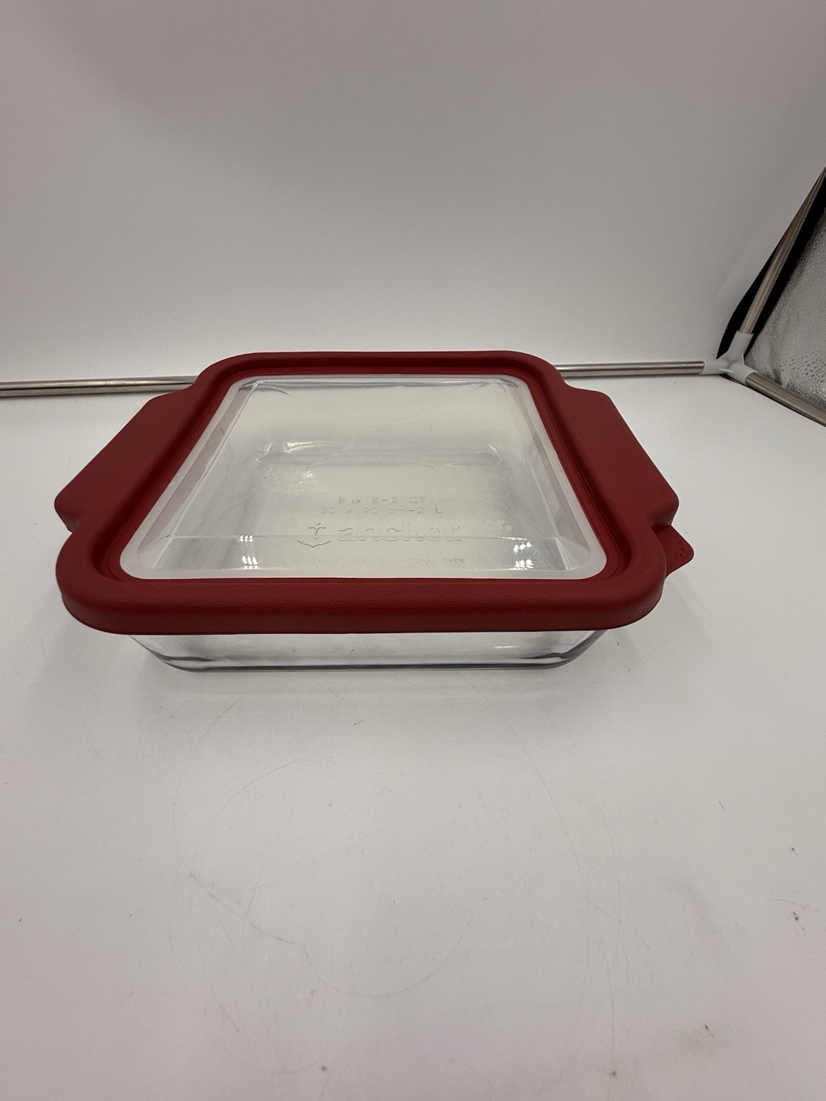 Anchor Square Cake Dish with TrueFit Lid, 8-Inch, Cherry 2 Qt Used