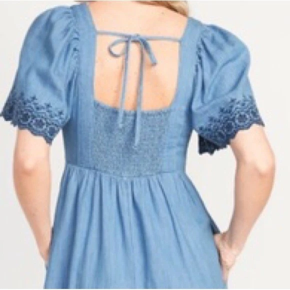 Old Navy Womens Small Fit Flare Flutter Sleeve Smocked Back Chambray Midi Dress - Image 4 of 4