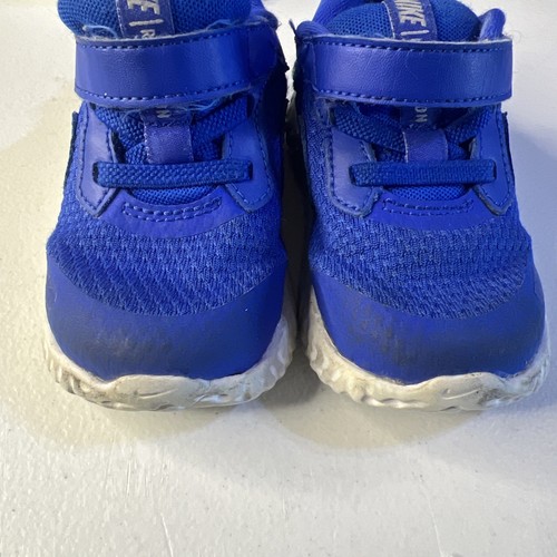 NIKE Boy’s Revolution 5 Sneakers Size 6C - Picture 2 of 7