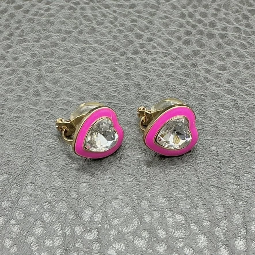 Pendientes de clip de corazón esmaltado con barra de chuchería tono dorado cristal bisutería retro Foto 3 de 4