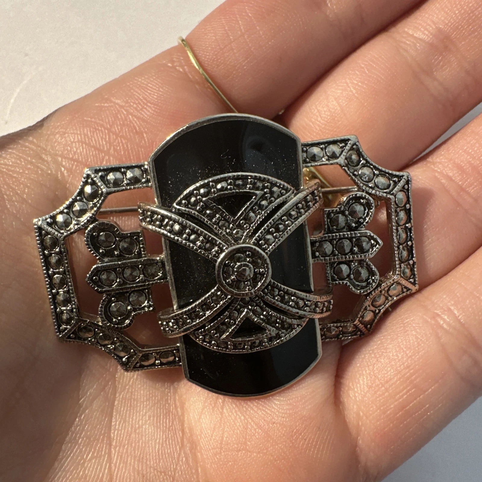 Broche À Définir ? Avec Pierre Noire Bijoux Fantaisie
