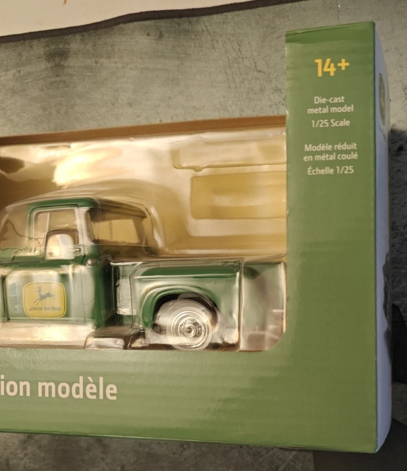 SPECAST LP70017 1957 JOHN DEERE CHEVY 3100 STEPSIDE PICKUP 1:25 SCALE DIECAST - Image 4 of 4