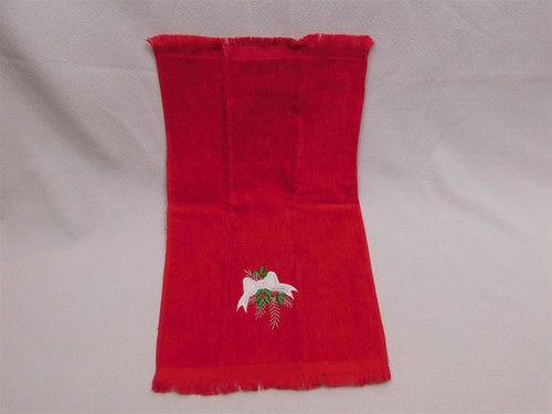 4 SATURDAY KNIGHTS Red Holiday Holly Christmas Tree Finger Tip Towels NWOT - Picture 4 of 12