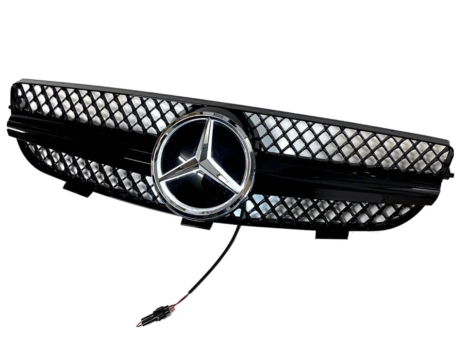 03-09 Rejilla CLK Rejilla Negra con Estrella Cromada Iluminada CLK320 CLK55 CLK500 CLK Foto 2 de 4