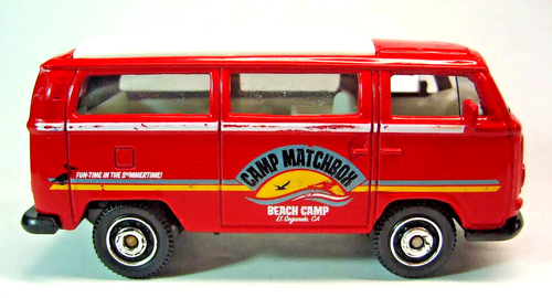 1:59 Matchbox Red Volkswagen (T2) Bus - 1970 from 2012 Outdoor Adventure 5-Pack - 第 2/12 張圖片