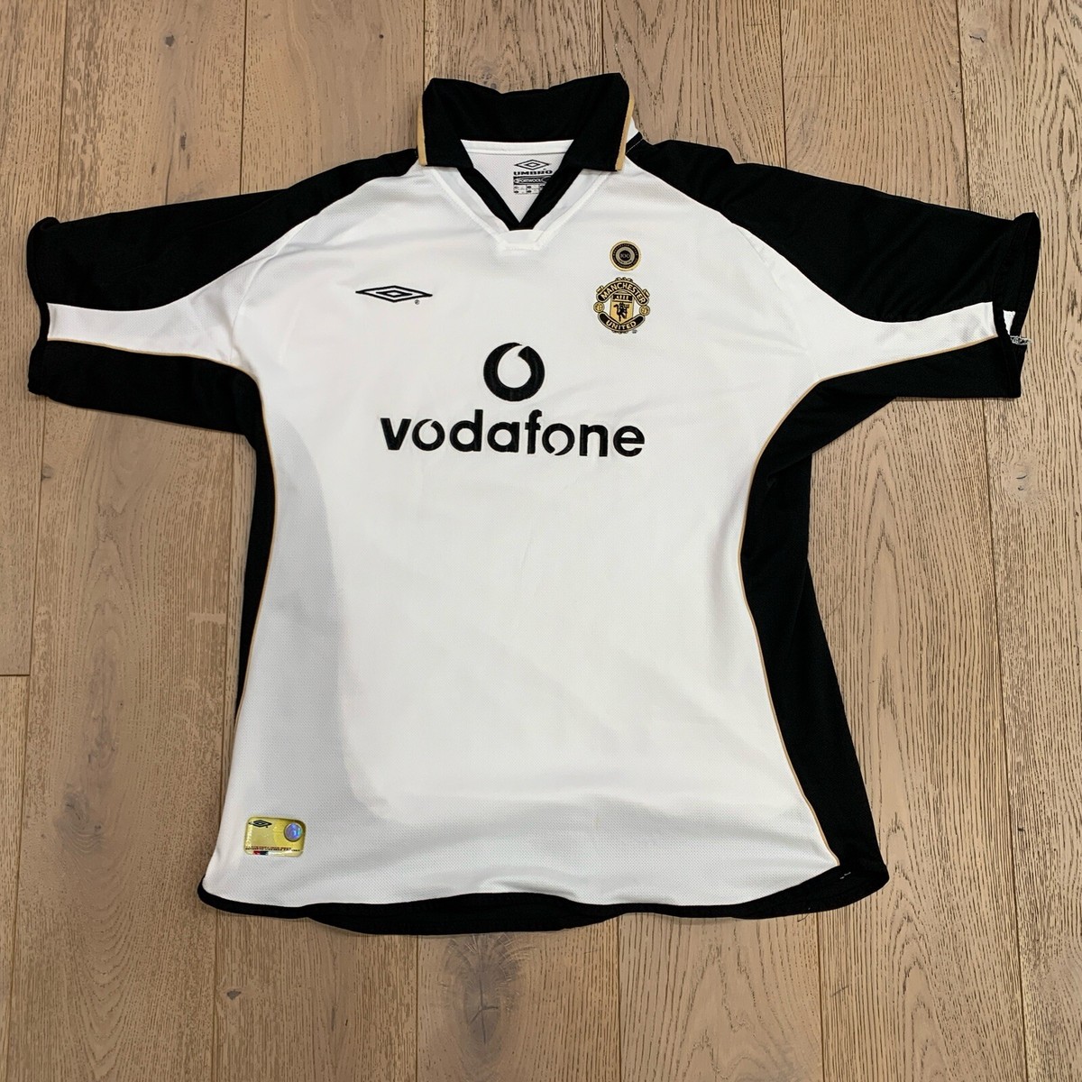 Manchester United 2001/2002 Football Shirt Umbro Centenary Manchester United 2001/2002 Football Shirt Umbro Centenary