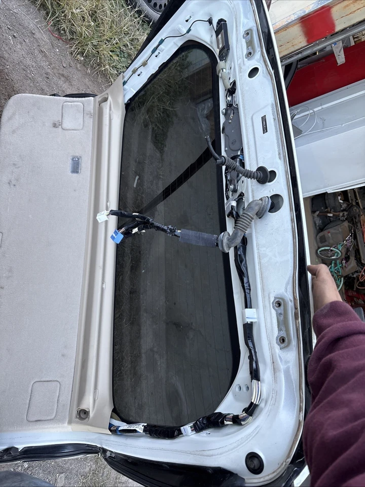 2010 雷克萨斯 RX 350 升降门-零件输出 — 第 2/2 张图片