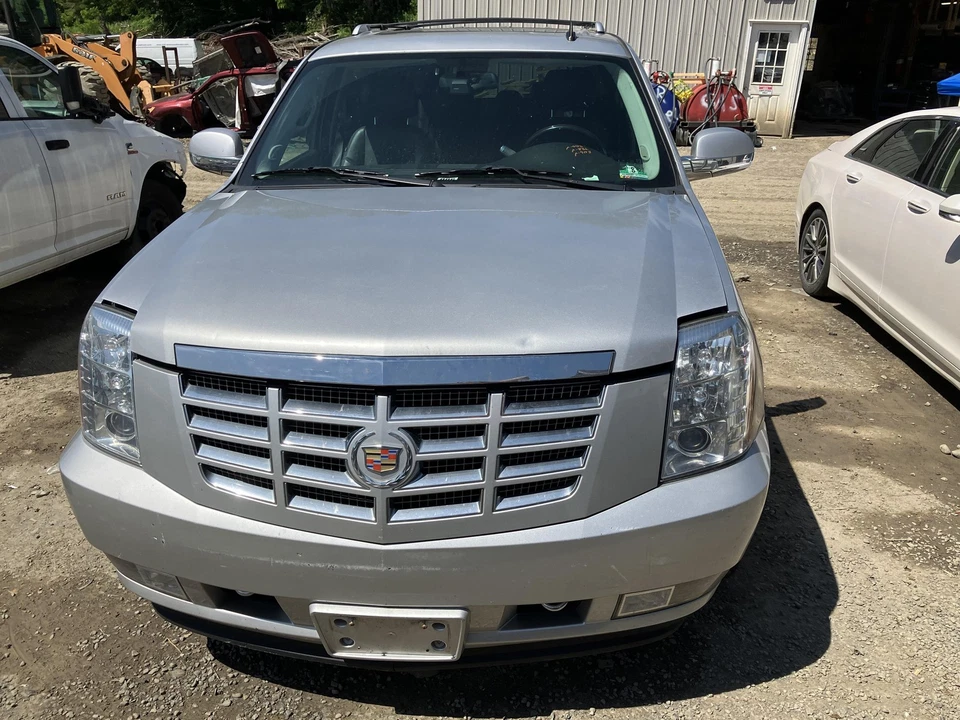 14 ESCALADE ESV Wiper Arm - Image 2 of 4