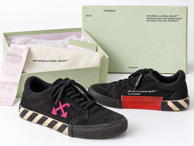 Off-White c/o Virgil Abloh Vulcanized Sneaker Schwarz Pink Gr. 40 Box Beleg