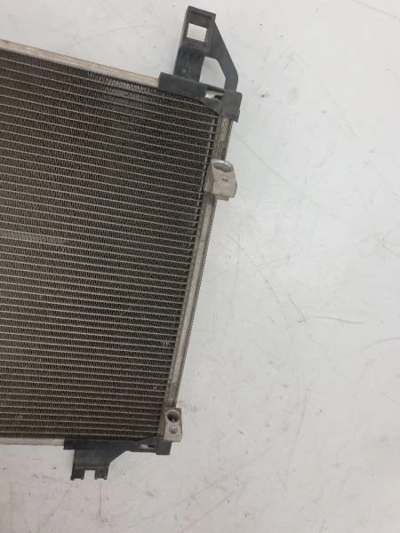 06-19 MONTAJE CONDENSADOR TOYOTA YARIS 1.5L 4CYL AC  Foto 4 de 4