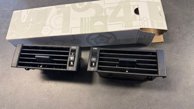 NEU Mercedes W124 Luftdusche Luftdüse links & Rechts 1248300954  1248301054