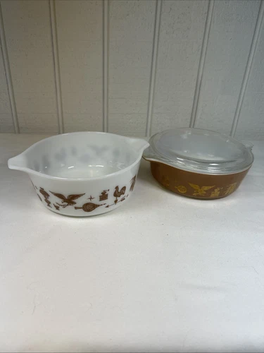 Pyrex Early American Set 1.5 And 1 Pint With 1 Lid That Fits Both