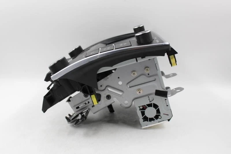 Equipo de audio pantalla y receptor de radio Toyota Camry 2015 OEM #6779 Foto 4 de 4
