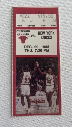 1988 Chicago Bulls Vs NY Knicks Ticket Stub Michael Jordan and Pippen Pictured - 第 4/16 張圖片