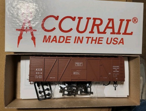 Accurail HO Kit #7205 40’ OB Caja Madera Coche con Extremo Metal K G B 5514 GB y WESTERN | Zustand: New