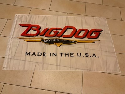 BIG DOG MOTORCYCLES  Fahne mir rotem Schriftzug - Innenbanner