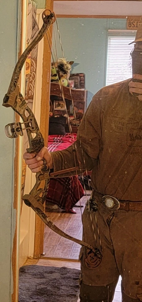 Arco compuesto Fred Bear Code + flechas y estuche + disparo rápido como nuevo Foto 2 de 4