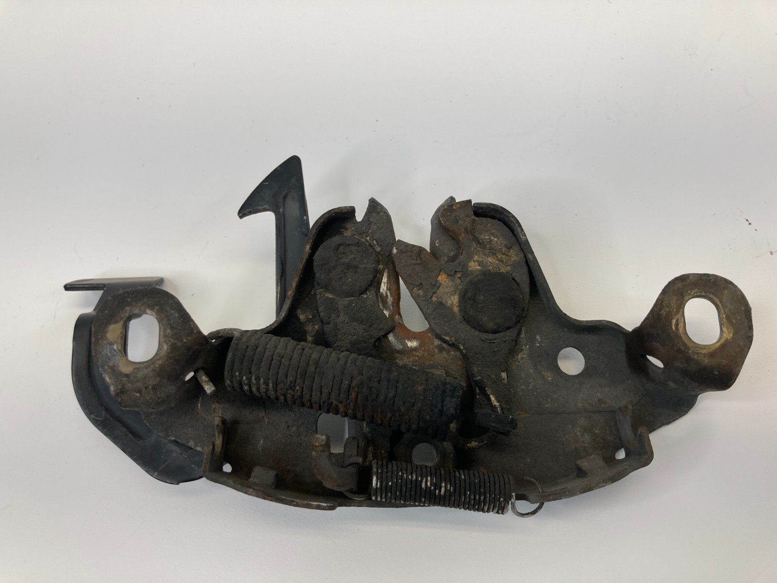 2000-2004 NISSAN XTERRA FRONTIER HOOD LOCK RELEASE LATCH ASSY OEM