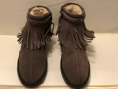 MINNETONKA Brown Suede Fringe Moccasin Ankle Boots Booties Womens Size 6 - Photo 1/4