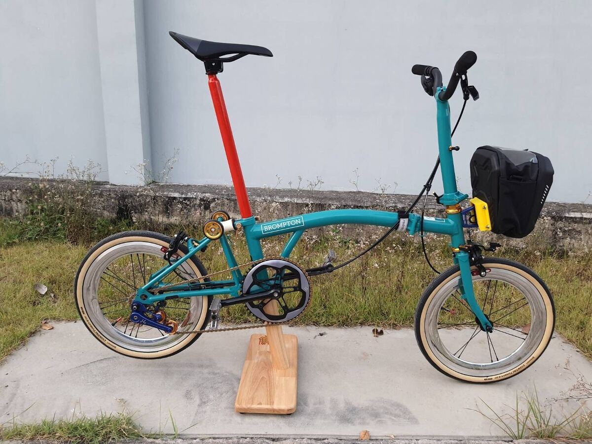 ฺBicycle stand /Display stand for Brompton and Folding bike ฺBicycle stand /Display stand for Brompton and Folding bike