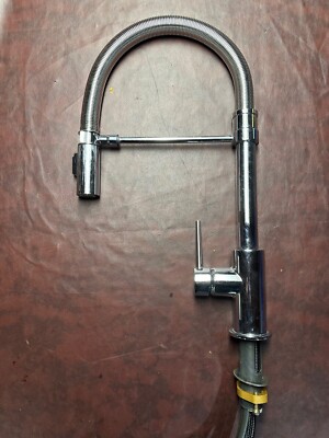 Delta Trinsic Pro Pre-Rinse Chrome Pull-Down Kitchen Faucet - 9659-DST