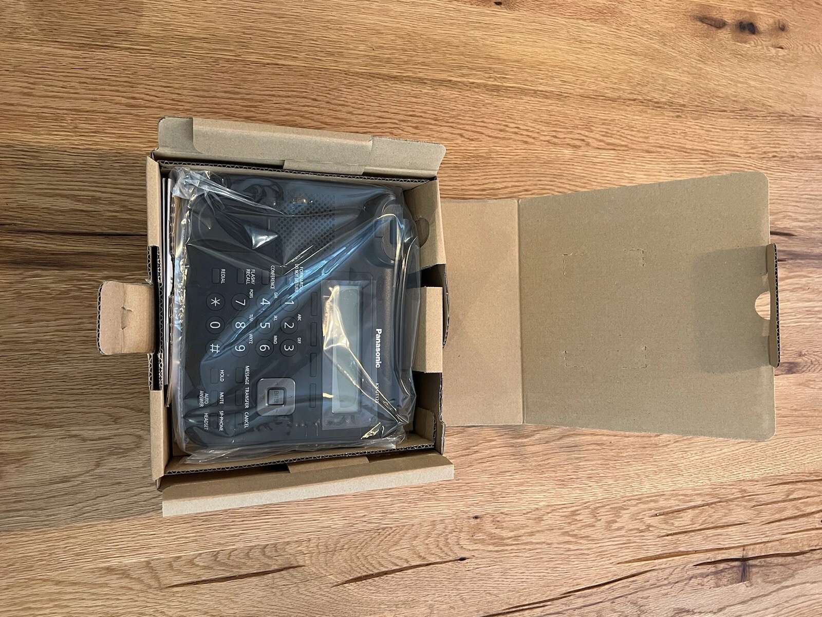 Panasonic KX-UT123X-B SIP Telephone With Handset Black - Brand New Boxed 4