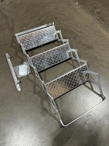 CR Brophy Machine Works AS03 18" Wide Aluminum RV Scissor 3 Step {whse2.29B} - Picture 12 of 13