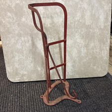 VINTAGE STOJAK NA SIODEŁKO 22" TACK ROOM UCHWYT ŚCIENNY K. LTD W. ANGLIA CZERWONE ŻELAZO