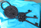Large Ornamental Lock and Keys Decorative Item Nice and Heavy — photo 4