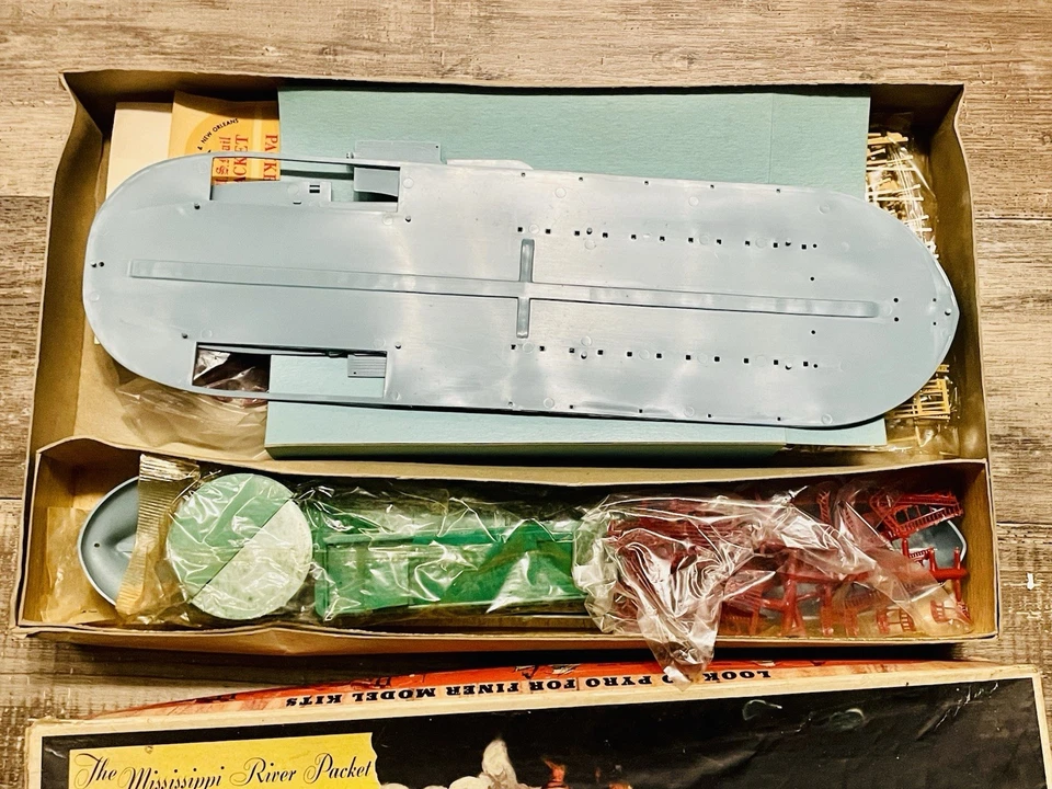 Kit Modelo Vintage Pyro Natchez Mississippi River Packet Steamboat Plástico Foto 3 de 4