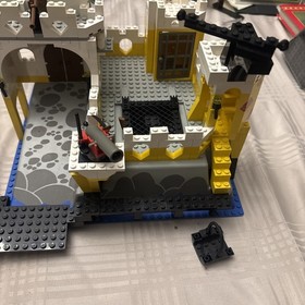 LEGO Pirates: Eldorado Fortress (6276) & LEGO Pirates: Harbor Sentry (6245) Read