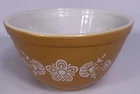 Vintage Pyrex Butterfly Gold #401 Mixing Bowl 1.5 Pt Yellow White Flower Pattern