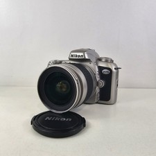 Nikon Kamera F75 analoge Kleinbildspiegelreflex mit Nikon 28-80mm 1:3.3-5.6 G Zoomobjektiv