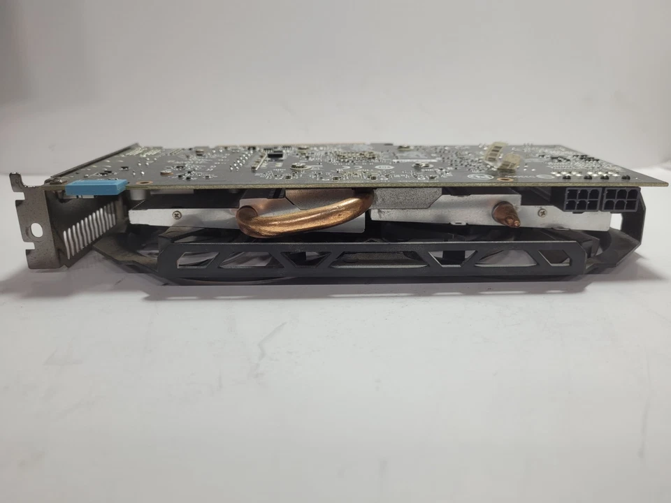 Gigabyte WindForce R9 270 2GB Desktop Graphics Card #0235 - Image 3 of 4