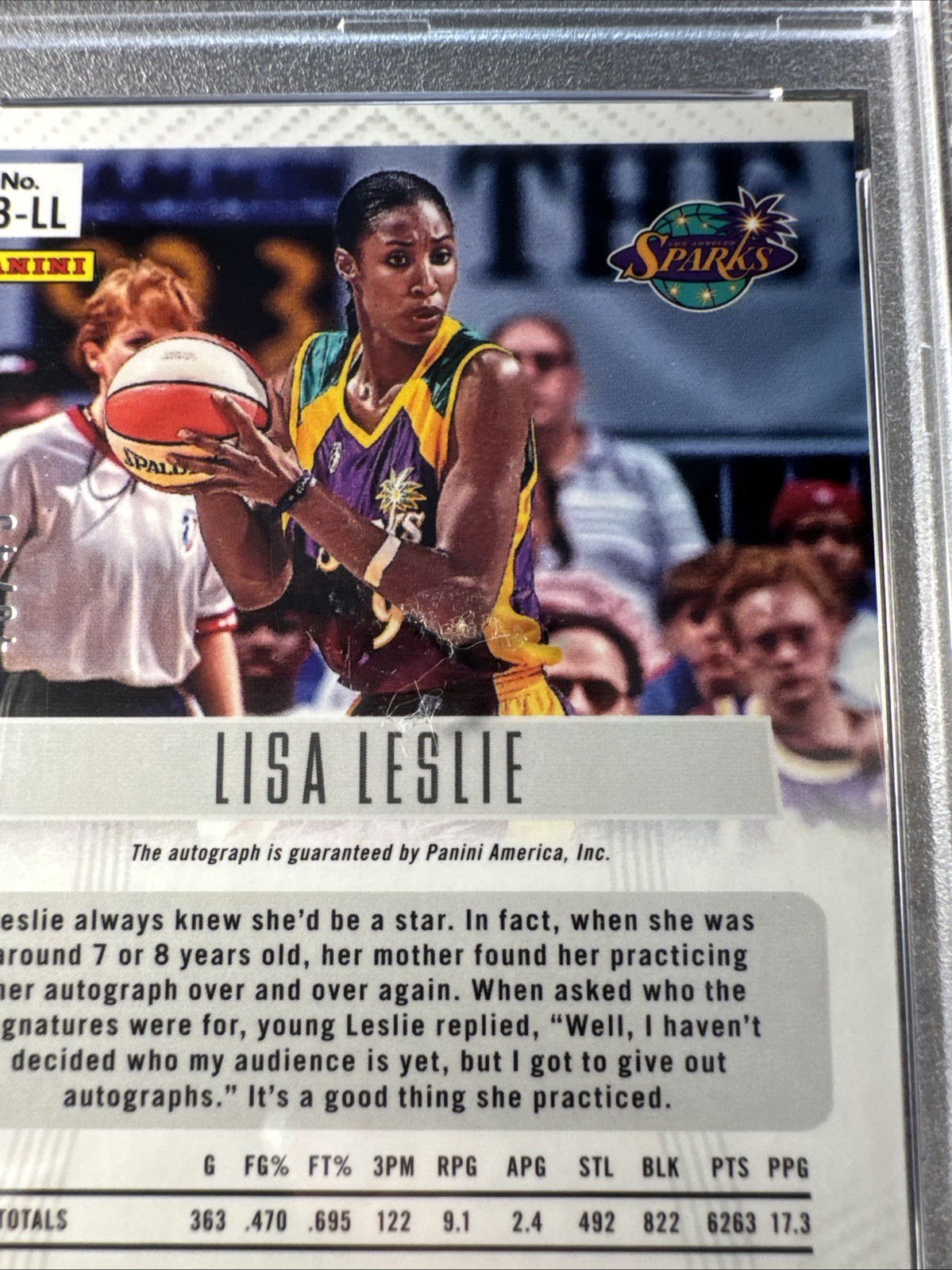 2024 Panini Prizm WNBA Lisa Leslie Throwback Purple Prizm Auto /49 PSA 9 view 9
