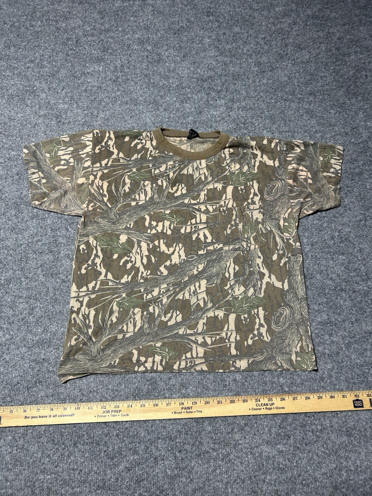 Vintage single stitch camo T-shirt Pocket  Fits Like Boxy M