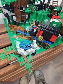 1996 LEGO Dark Forest Fortress Set #6079 InComplete